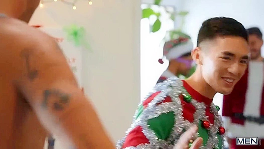 Chris Damned Dominates Cody Felix in Hot Xmas Ass Adventure – NaughtyXmas 18+
