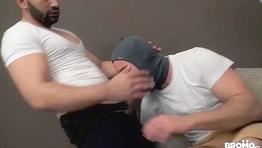 Hot Burglar Threesome: Luke, Peter Uman Ray Get Steamy – GayPornXXX