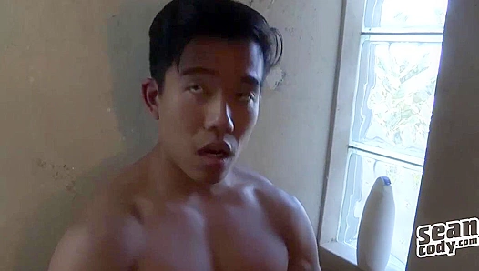 Deep Throat Glory: Benjamin Swallows Hard Before Exploding – GayXXX
