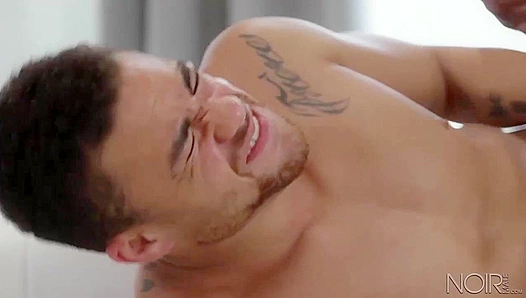 Beaux Banks Swallows Thick Loads from Hung Deliveryman – Steamy Noir Encounter