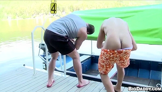Sun-Drenched Dom Rides Hard on Pier—Raw Outdoor Anal Thrills – GayPier 18+