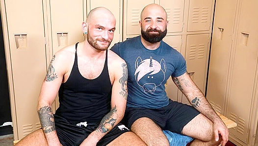 Steaming Hot Anal Encounter: Atlas, Grant Gustav Go Wild Together – 18+