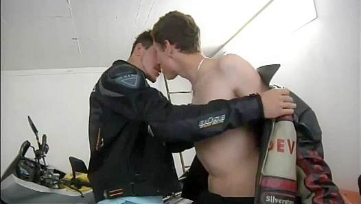 Double Trouble: Hot Jocks Nick Daniels Jesse Shaw Go Raw – GayXXX