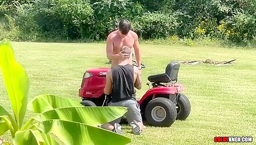 Finn August Swallows Colby Knox Hard—No Protection Outside – LawnJockRaw