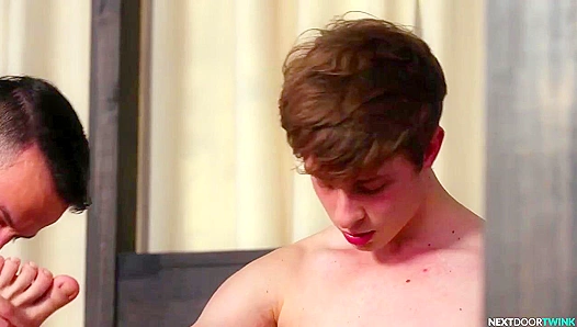 Gray-Gold Dominates Cody Viper des Ires in Steamy Bareback Encounter – Hot Neighbor Sex