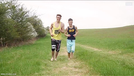 Erik Gets Stretched Wide by Ollie Barn After Hot Foot Tease – GayXXX