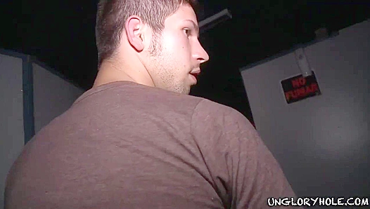 Jake Austin Takes On Deep Throat Pleasure In Hot Cowboy Blowbang – UnGloryHole 18+