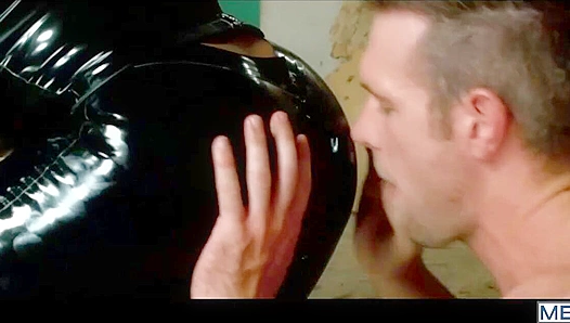 Black Panther Takes Caps Ass in Steamy Superhero Battle – Alex Mecum 18+