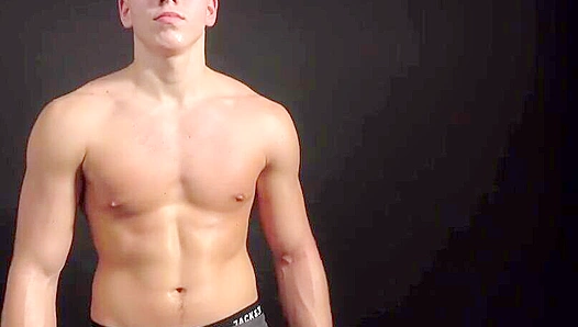 Pump Session Gone Wild: Alan Caine Ronan Keane Heat Up the Gym – EastBoys 18+