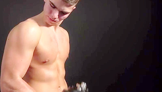 Pump Session Gone Wild: Alan Caine Ronan Keane Heat Up the Gym – EastBoys 18+