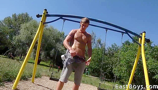 Sweat-Glistened Abs: Rick Palmers Hot Outdoor Workout Fantasy – EastBoys 18+