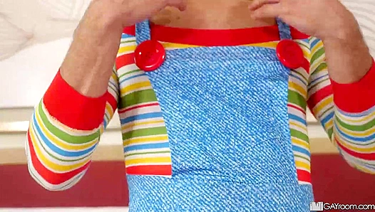 Shower Power: Arad Wins as He Claims Horny Chucky-Cosplaying Cutie – Hot Gay Sex