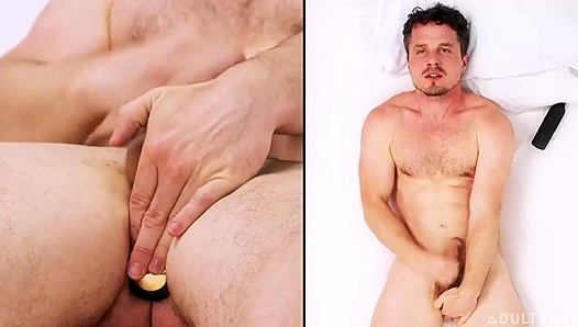 Robby Takes Plug, Screams in Pleasure Cums Hard – Loud Gay Orgasm 18+