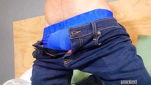 Oliver Diamonds Throaty Moans as He Jacks His Thick Hard Cock – JAWKED