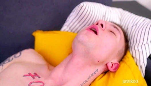 Max Gens Steamy Solo Session — Hard Strokes Explosive Finish – Jawked