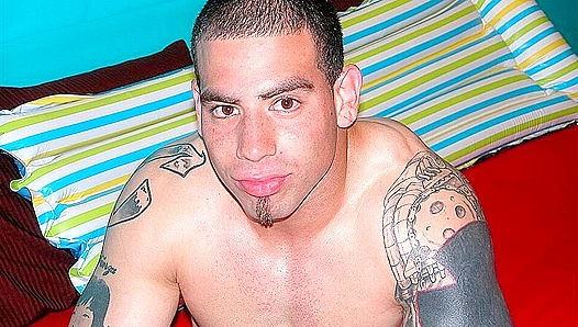 Tattooed Hunk JERKS HIS THICK COCK With Swagger – Raw Muscle Gay Sex