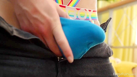 Tommys Horny Solo Session: A Wet, Wild Masturbation Fantasy – So Hot