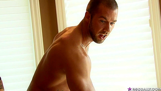 Rod Daily Shows Off His Rock-Hard Body Juicy Ass On Cam – Steamy BTS Action