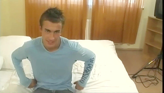 Phill Bergers Hot Solo Session: Moaning With Ripped Abs On Display – GayXXX