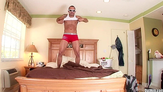 Tony Roc Goes Wild Alone—Sizzling Solo Show That Drives Guys Crazy – AXXX Gay