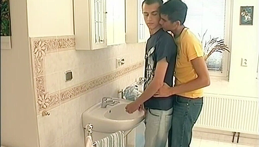 Hot Steamy Moment with Steve Rives – Raw Passion in the Shower – 18+