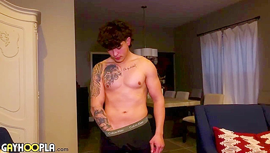 Zachary Maddoxs Tattooed Body Glistens as He Moans Through Intense Solo Pleasure –