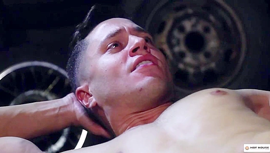 Cade Maddox Jackson Bell Heat Up a Steamy Dark Romp – GayPorno Hub 18+