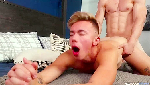 Neighboring Twinks Cant Resist: Carter Maksim Go Wild Together – GayTwinkAction 18+
