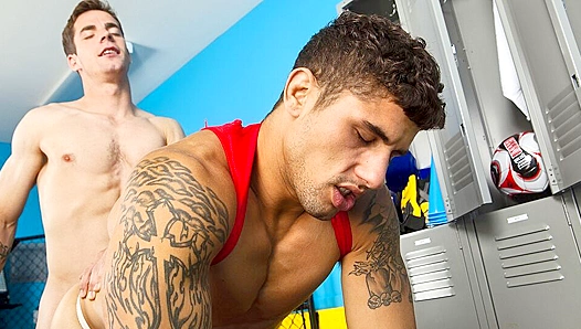 Steamy Shower Session: Jimmy Clays Post-Match Passion Unfolds – GayPornXXX 18+