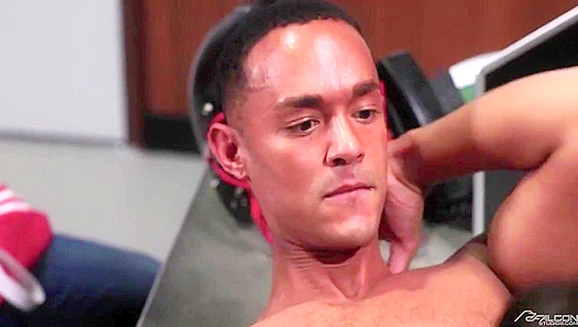 Steamy Lockers: Devin Jake Go Wild in Hot Naked Encounter – GayPornX 18+