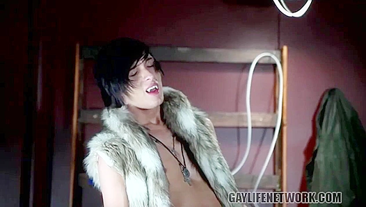 Fanged Passion: Vampire Aidan Devours Twink Dusty Hard – Twinklight 18+
