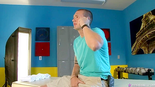 Muscle Men Collide: Steamy Massage Turns into Wild Fuck Session – GayPornDaily