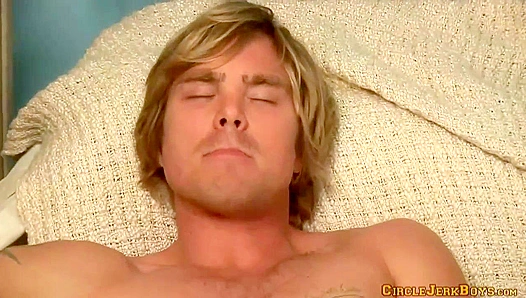 Ryan Middleton Takes It Deep from Big-Dicked Bobby Rail – CircleJerkJunction