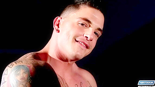 Slate Steeles Glossy, Rippled Muscle Glows During Intense Solo Workout–Hot POV Stamina