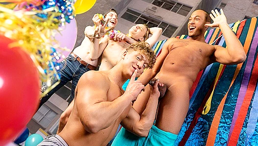Claimed Hard: Trent King Dominates Felix Fox in Steamy Interracial Fuck – GayPornX 18+