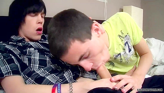 Smooth Sensual Massage Turns Steamy as Tyler Bolt Meets Conner Bradley – Gay Spa Care 18+