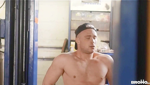 Go Hard in the Heat: Aiden Zachs Steaming Bareback Ride – GayPornX