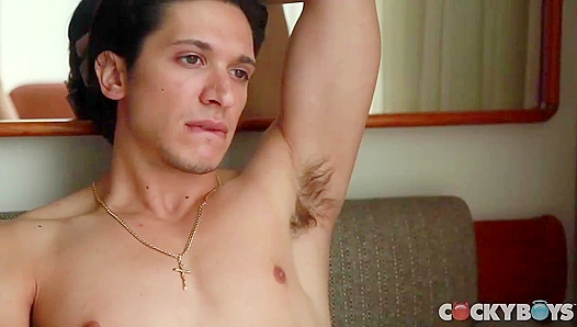 Antonio Maneiro Struts Sensual Curves in Tight Briefs – CockyBoys 18+