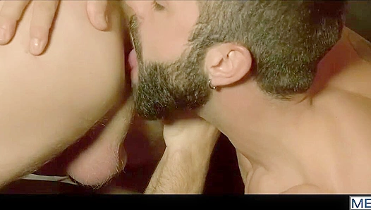Hector Matt Seduce Straight Tourist in Steamy Gay Affair – Full Scene