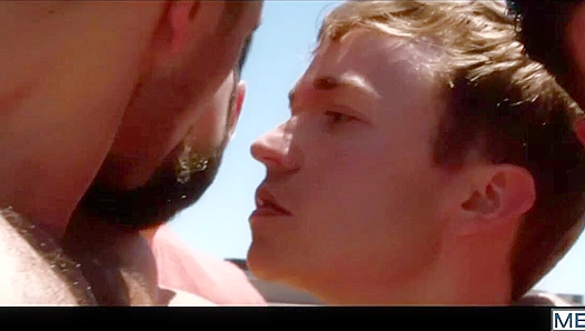 Steamy Skin-to-Skin: Darius Paddy Go Wild in Savage Bareback Threeway – GayOrgyX 18+