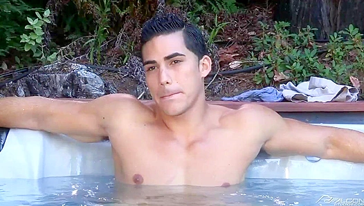 Muscle Kings Topher DiMaggio Sean Zevran Go Wild Fucking Outdoors – Falcon Studios
