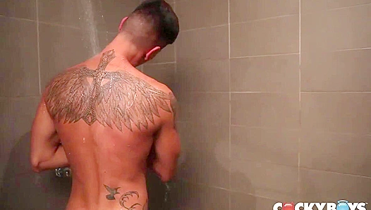 Hot Shower Fuck Fest: Angel Cruz Gabriel Clark Get Wet – Gay Porn Heat