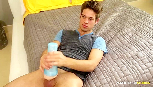 Michael Del Ray Dakota Youngs Fleshlight Frenzy – Hot Gay Action 18+