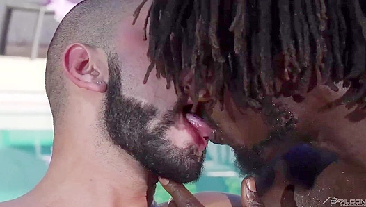 Devin Trez Dominates Outdoors in Hot interracial Action – Gus Del Rey On Full Display