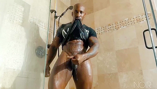 Soaking That Thick Black Rod – Max Kenners Steaming Solo Session
