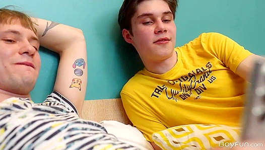 Steamy Collision: Max Gen Scott Smiths Passionate Hookup – GayXXX Exclusive