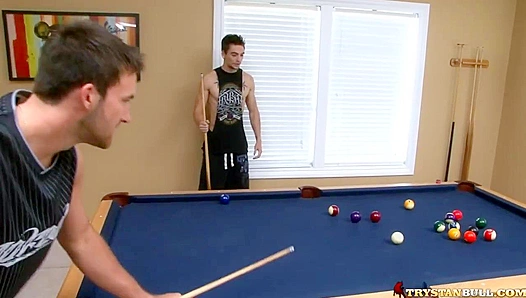 Go Hard: Trystan Bull Johnny Torque Trade Filthy Handjobs – PureHeat