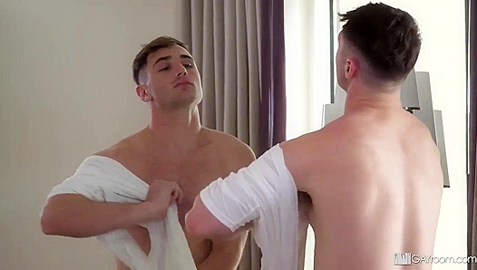 Wesley Woods Michael Boston: Hot Forbidden Passion at Man Royale – 18+