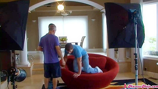 Hot Oil Hard Heat: Marcus Mojo Deep Dives for Jimmy Clays Load – GayTherapy 18+