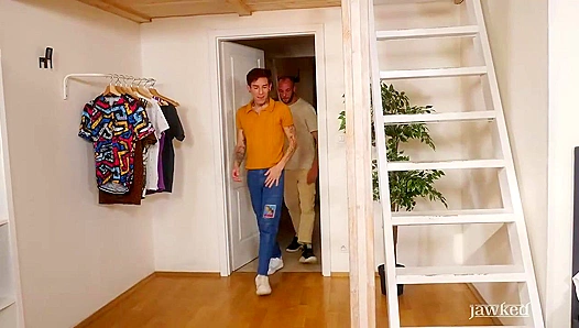 Guillaume Wayne Rides Hot Roman Capellini in Fiery Bedroom Passion – GayPornX